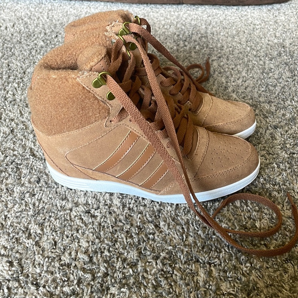 Adidas wedge shoes rare hardly worn like new women’s size 6